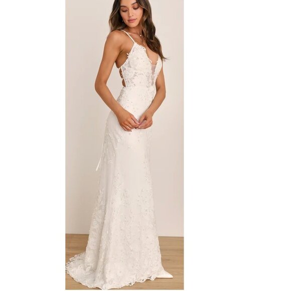 Lulu's Enchanting Eternity Wedding Dress - Picture 9 of 17